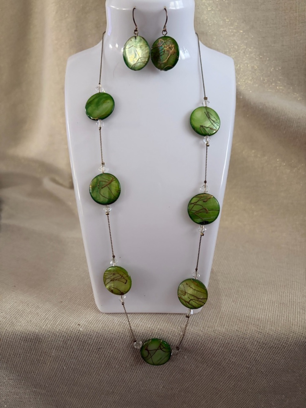 Green Disc Pendant Necklace and Earrings Set